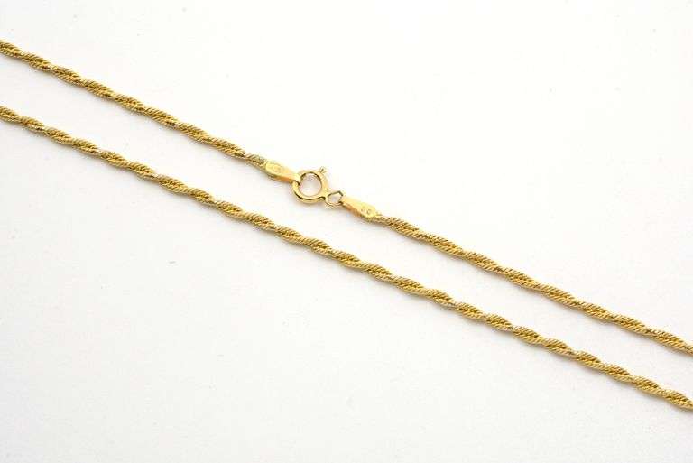 Practical 14k YG Pendant Necklace