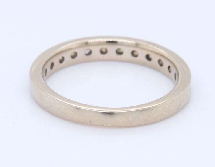 Dazzling White Gold 12 Stone Round Brilliant Cut Diamond Band