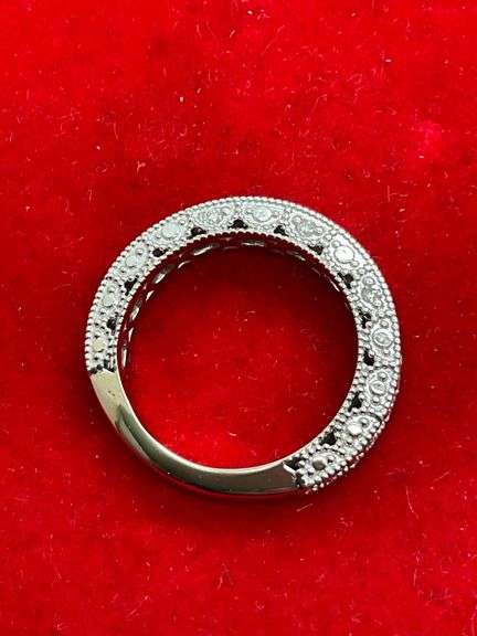 CERTIFIED BRAND NEW 14K WHITE GOLD AND DIAMOND RING