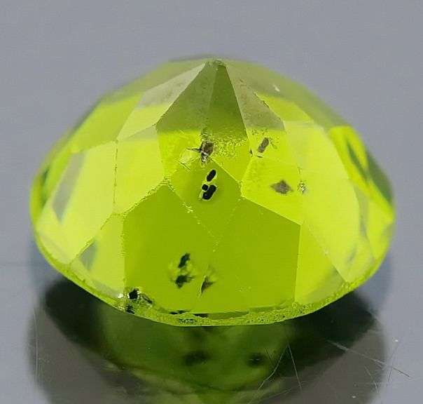 Great 2.88ct untreated green Peridot