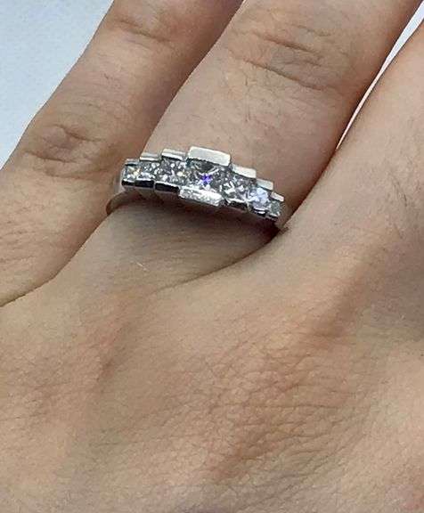 STUNNING AND STYLISH PLATINUM PRINCESS CUT DIAMOND WEDDING BAND