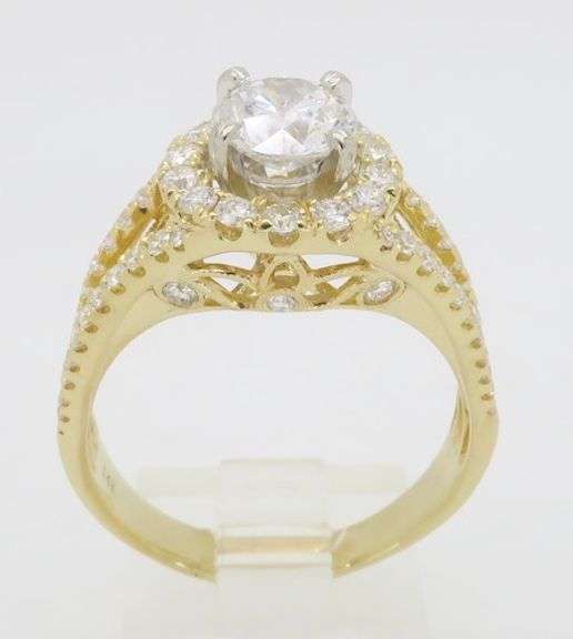 Stunning 2.04CTW Diamond Engagement Ring