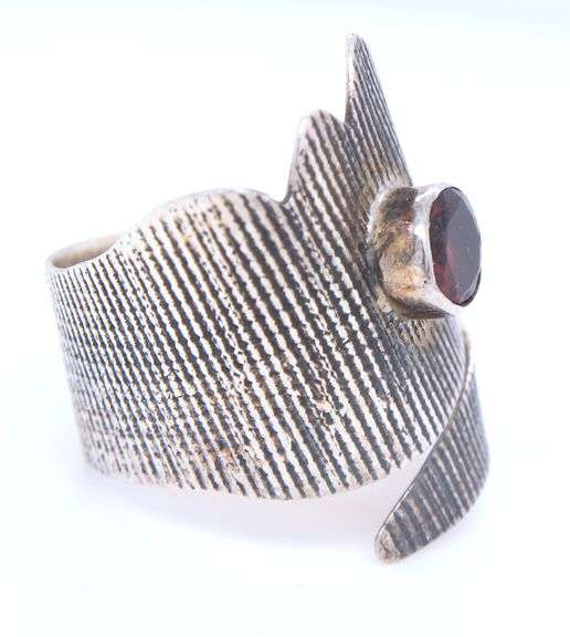 925 Sterling Silver Garnet Crown Ring