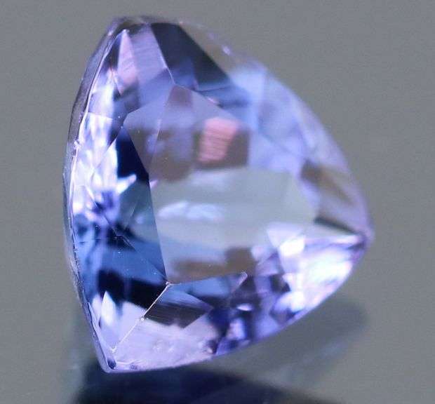 Eye catching 1.26ct blue violet Tanzanite