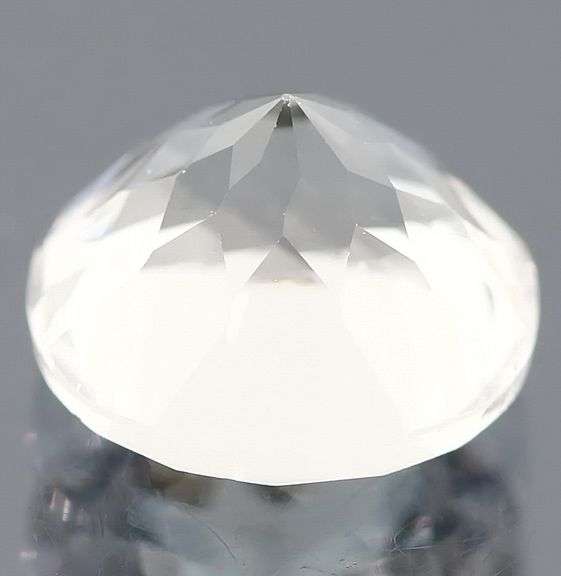 Glittering 3.69ct diamond white VS Topaz solitaire