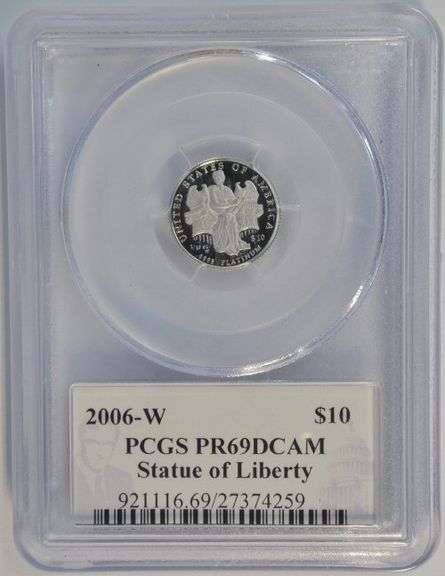 Superb 2006-W Proof $10 Platinum Eagle. PCGS PR69DCAM. Signature