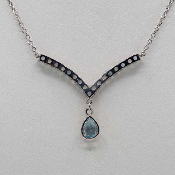 Dazzling 3.20 Ct Blue And White Topaz Necklace