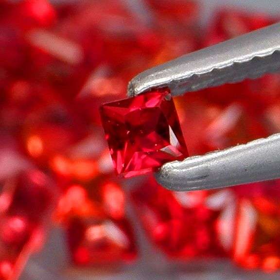 Glittering 40 piece 2.45ct fancy color Sapphire set