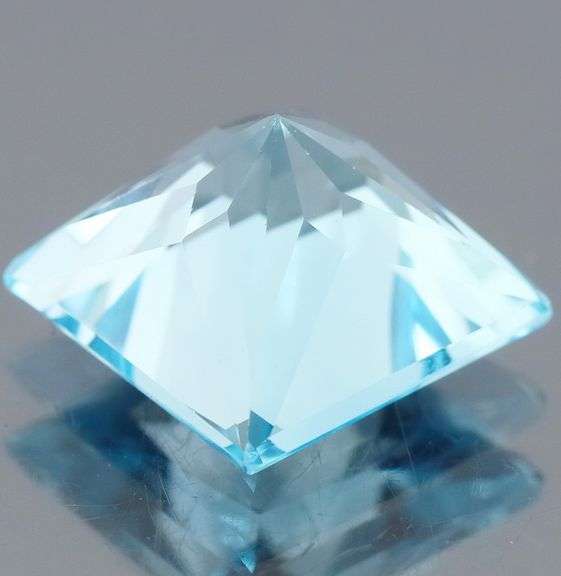 Vivid! 6.85ct radiant cut Swiss blue Topaz