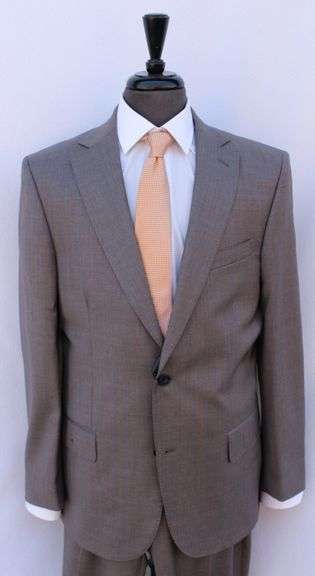 Stylish Modern Fit Suit, Made in Italy