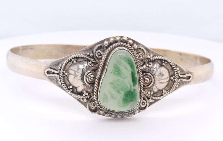 Vintage Navajo Sterling Silver Cuff