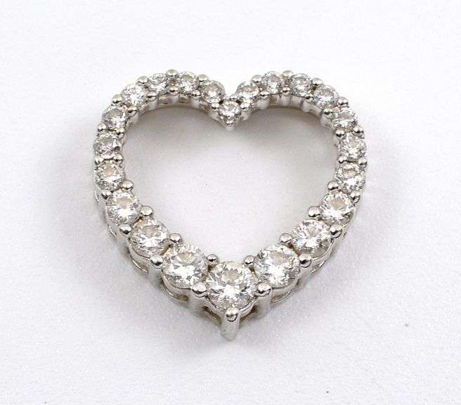 Pretty 14k WG 1/2 Ct. T.W. Diamond Heart