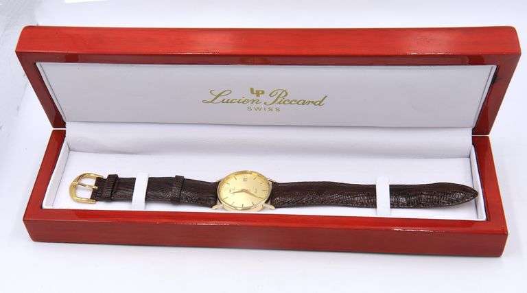 Lucian Piccard Quartz Date 33mm on Brown Leather Strap Watch