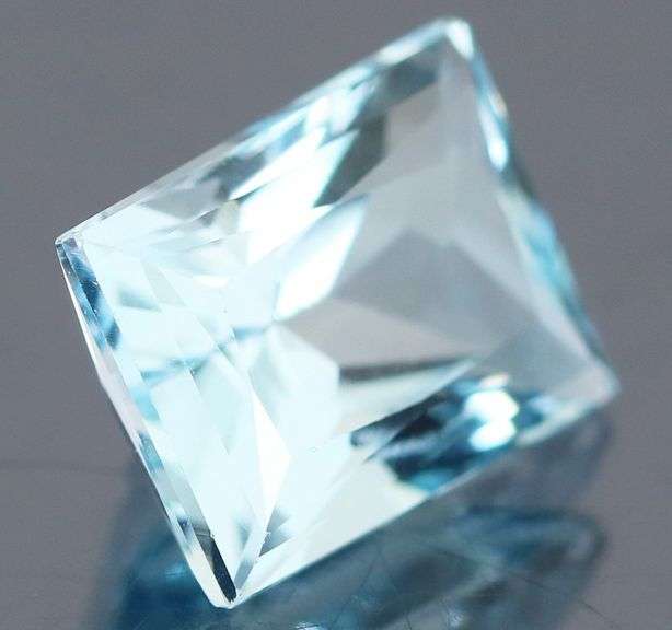Bright! 4.33ct radiant princess cut sky blue Topaz