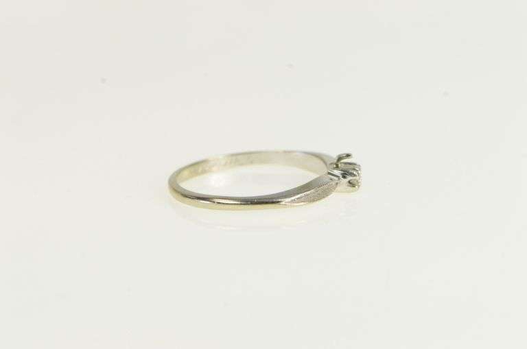 14K White Gold 1950's Diamond Simple Wedding Band Ring