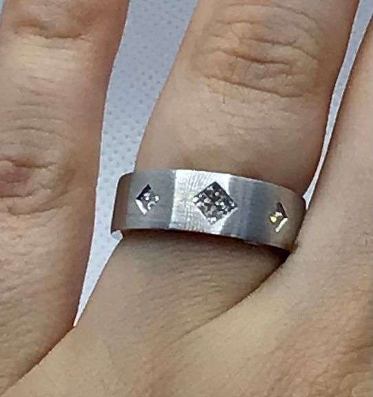 ELEGANT AND STYLISH 18K WHITE GOLD DIAMOND WEDDING BAND