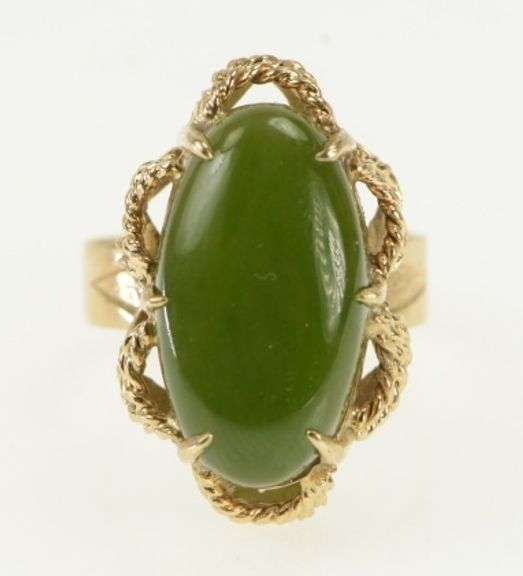 14K Yellow Gold 1960's Nephrite Scalloped Rope Trim Cocktail Ring