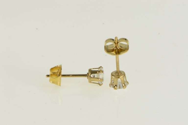 14K Yellow Gold Solitaire CZ Vintage Classic Round Stud Earrings