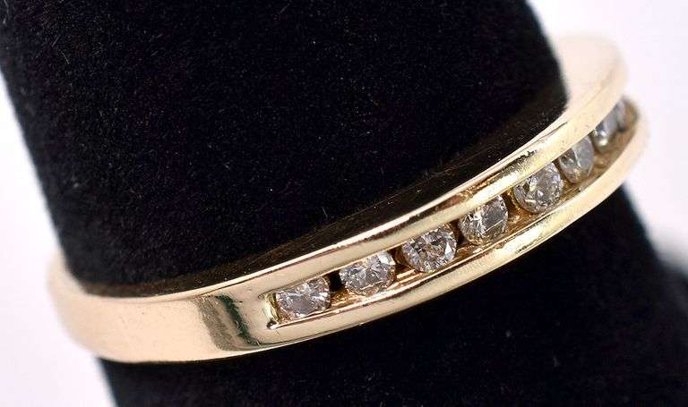 Fantastic Diamond Ring In 14K Yellow Gold