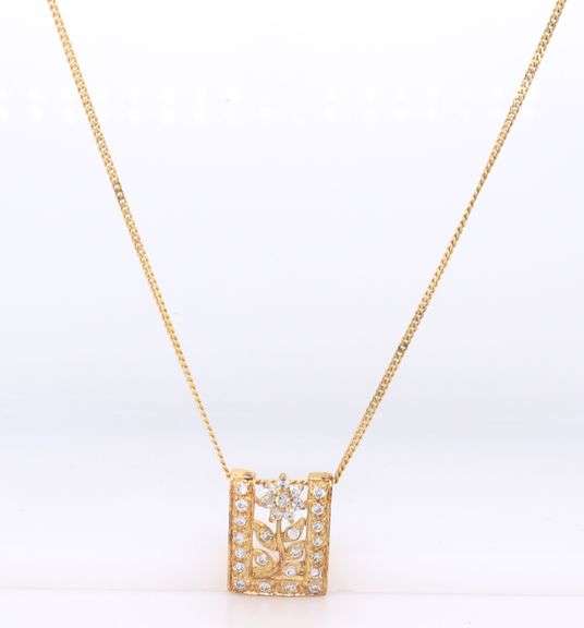 925 Sterling Silver Cubic Zirconia Floral Pendant on Chain
