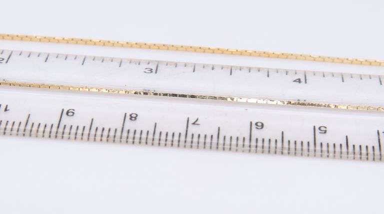 Simple Yellow Gold Mirror Box Chain Necklace