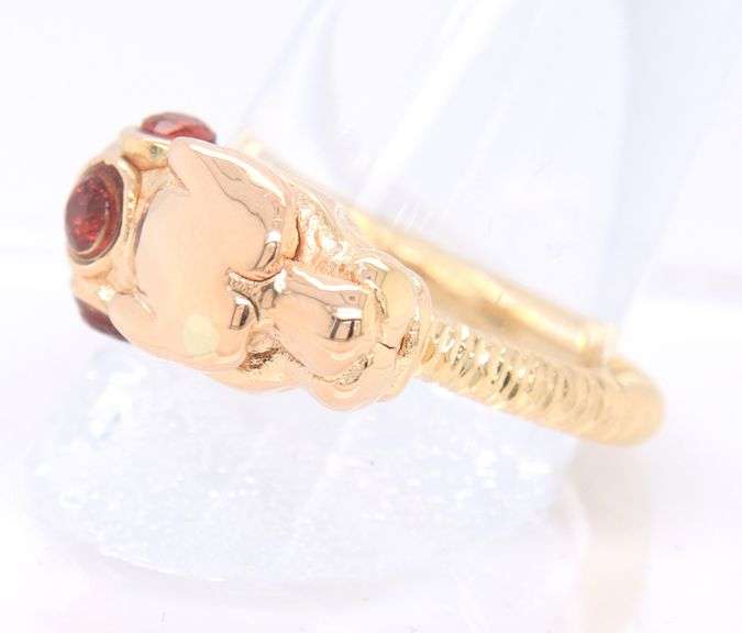 Charming Yellow Gold Panther Ring with Garnet