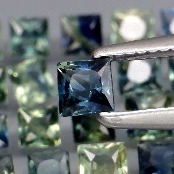 Heated only! 3.20ct princess cut Australian Sapphire set