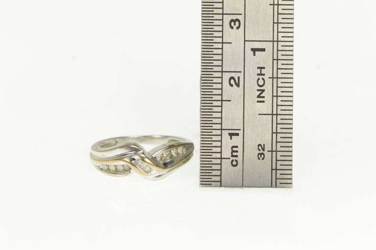 10K White Gold Wavy Criss Cross Vintage Statement Ring