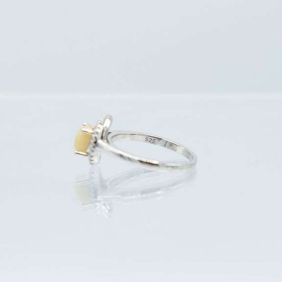 Beautiful 1.35 Ct Natural Color Play Opal Ring