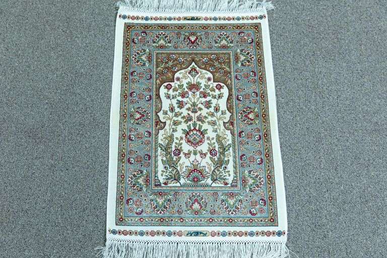 100% Silk Turkish 1.7x2.4