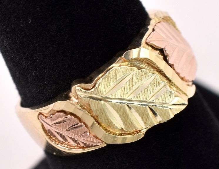 Elegant Leaf Ring In Yellow and Rose Gold
