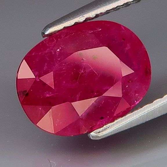 Stunning 2.18ct pinkish red Ruby