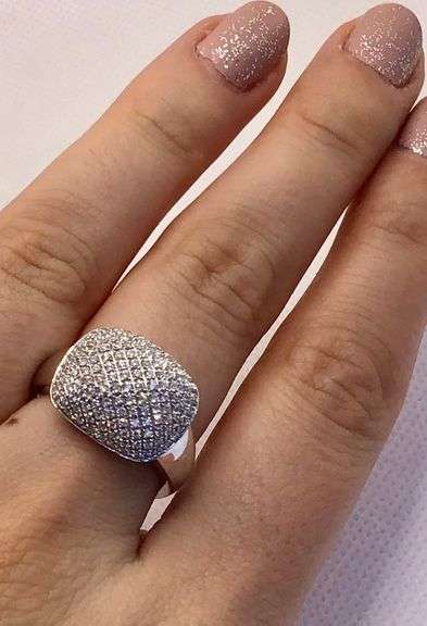 GORGEOUS 18K WHITE GOLD PAVE DIAMOND COCKTAIL RING