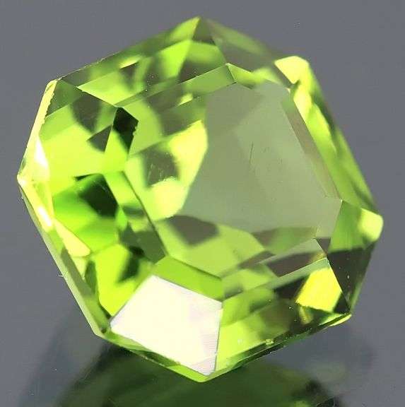 High end 3.81ct apple green untreated Peridot