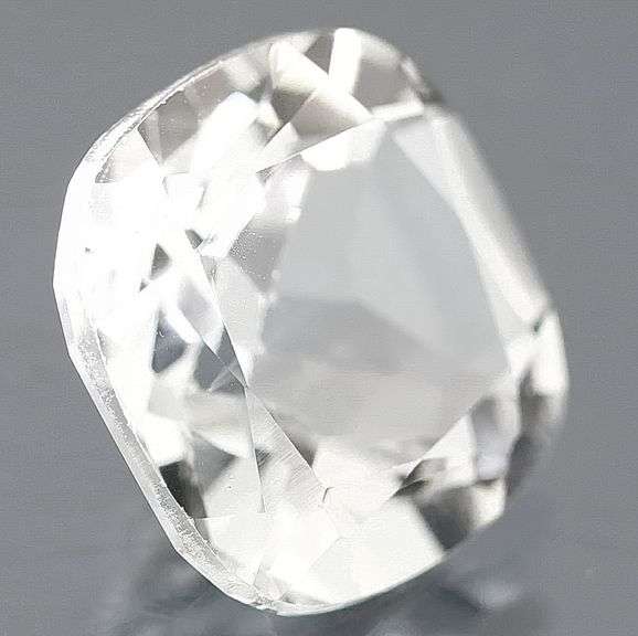 Striking 6.48ct diamond white Topaz