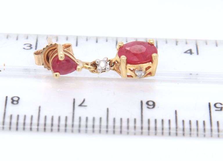 10KT Yellow Gold Dangle ruby Earrings