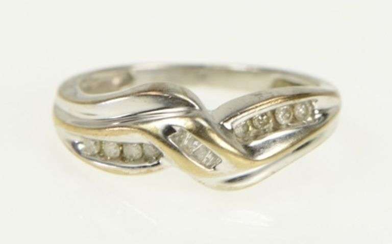 10K White Gold Wavy Criss Cross Vintage Statement Ring
