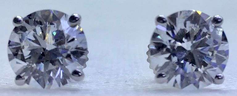 LUXURIOUS AND ELEGANT 14K WHITE GOLD LAB GROWN DIAMOND STUD EARRINGS