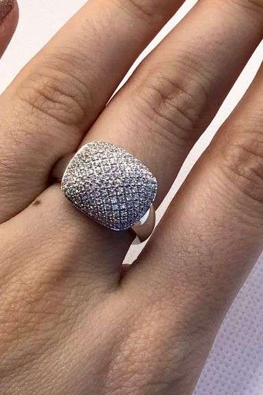 GORGEOUS 18K WHITE GOLD PAVE DIAMOND COCKTAIL RING