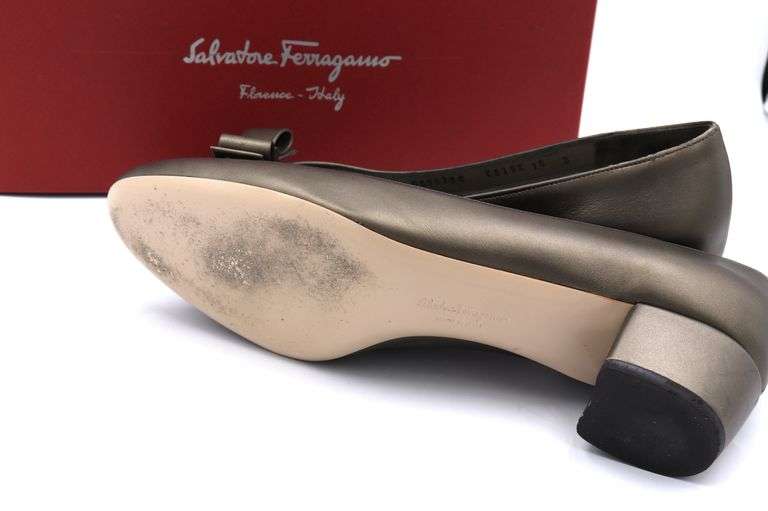 Ferragamo Vara 1 Mercurio Calf Pumps