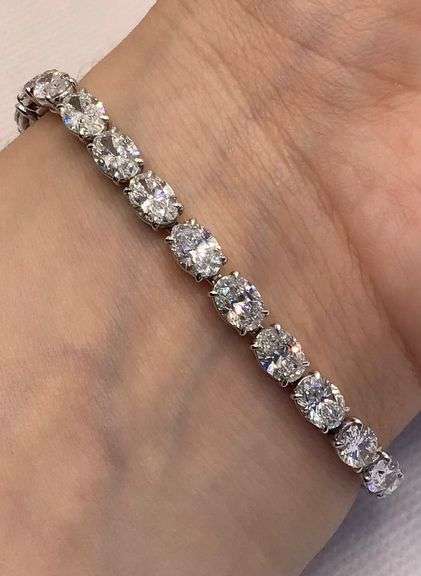 GORGEOUS 18K WHITE GOLD OVAL CUT DIAMOND TENNIS BRACELET