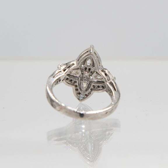 Pretty 3.75 Ct Ice Green Fire Moissanite Ring