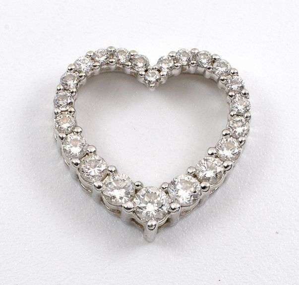 Pretty 14k WG 1/2 Ct. T.W. Diamond Heart