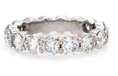 4.00ctw Round Diamond Eternity Wedding Band Ring in Platinum