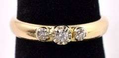 Gleaming Diamond Band Ring In 18K Yellow Gold