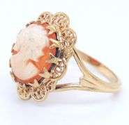 Handsome Yellow Gold Cameo Style Ring