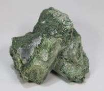 Gorgeous color! 885ct rough Diopside