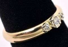 Gleaming Diamond Band Ring In 18K Yellow Gold