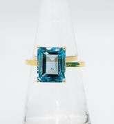 14KT YELLOW GOLD & 6.00 CARAT BLUE TOPAZ COCKTAIL RING