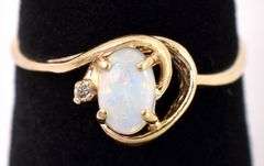 Dazzling Opal and Diamond Ring In Yellow Gold